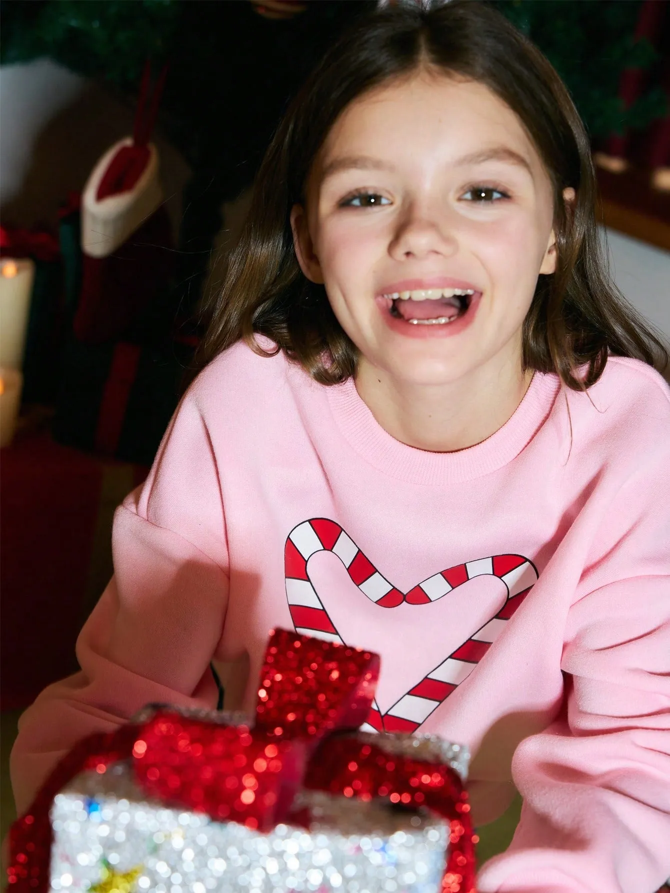 Tween Girls Comfy Christmas Pink Crew Neck Sweatshirt With Heart Candy Cane