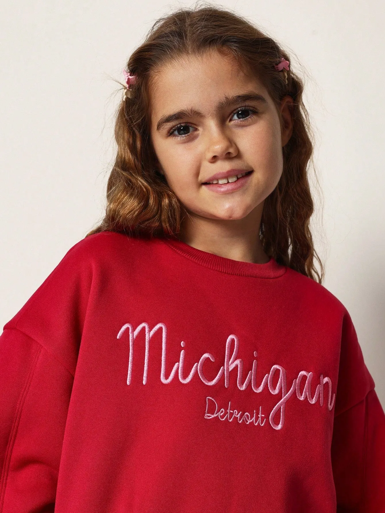 Tween Girls Comfy Regular Fit Red Berry Sweatshirt With Embroidery