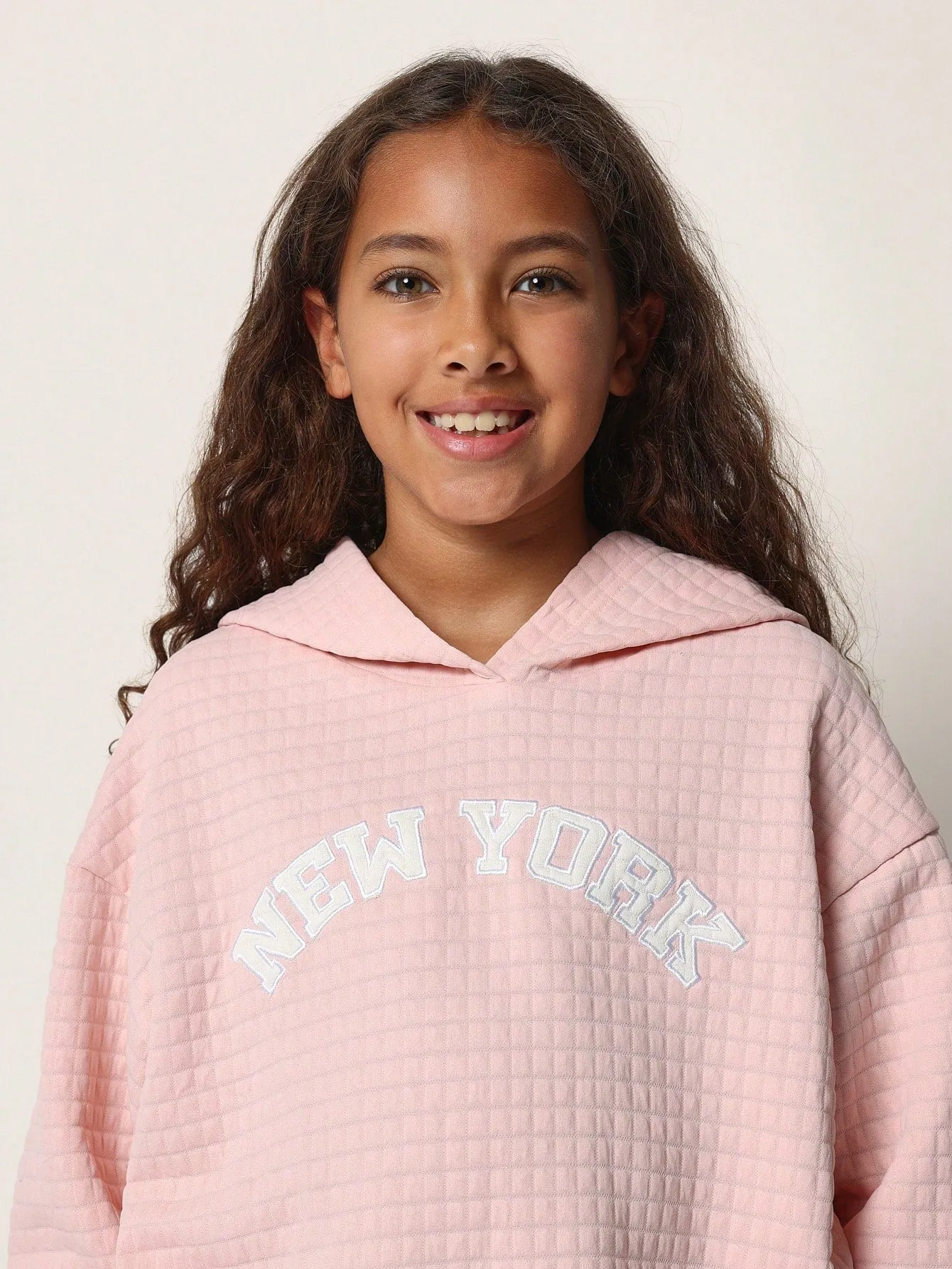 Tween Girls Comfy Textured Overhead Hoodie With New York Applique